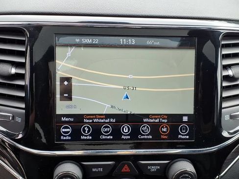 Used 2019 Jeep Grand Cherokee Overland AWD/4WD image 2