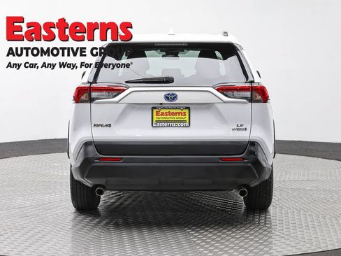 Used 2022 Toyota RAV4 LE AWD/4WD image 6