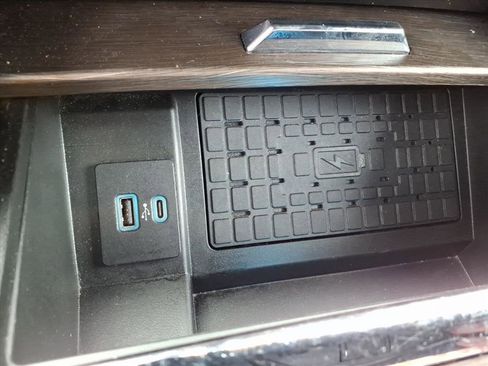 Used 2024 Ford Expedition Limited image 18