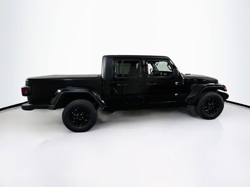 Used 2022 Jeep Gladiator Sport image 4
