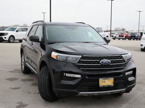 Certified 2022 Ford Explorer XLT w/ Equipment Group 202A image 4
