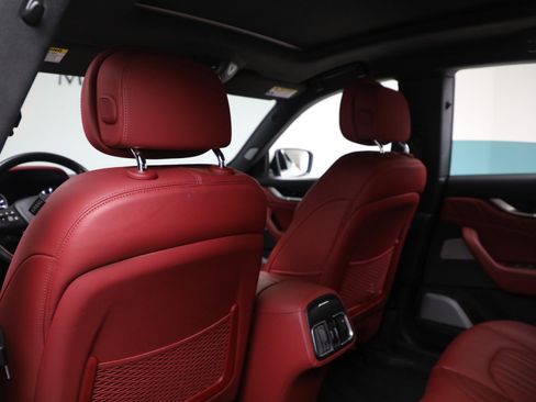 Certified 2022 Maserati Levante GT image 21