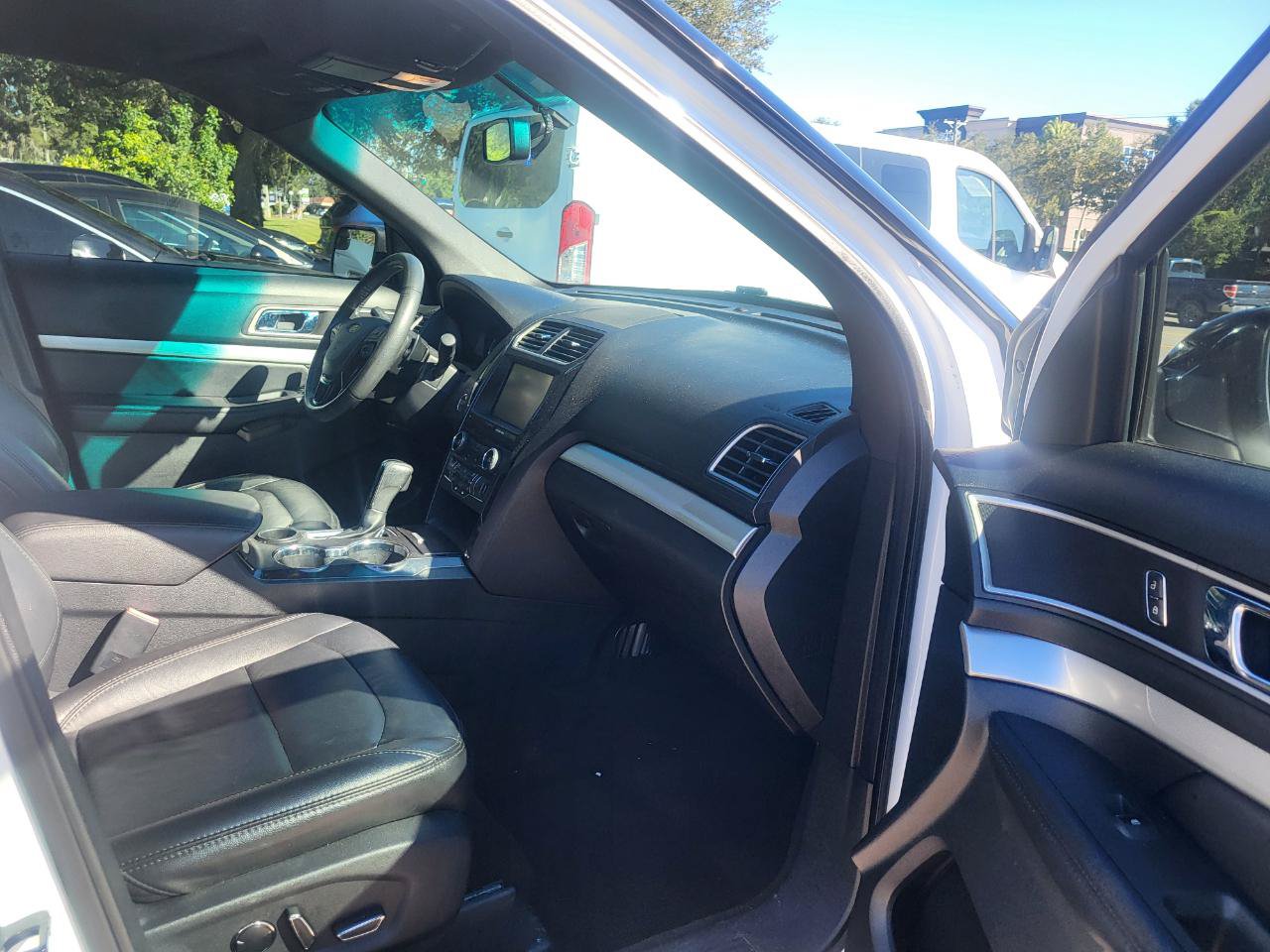 Used 2016 Ford Explorer XLT w/ Equipment Group 202A FWD image 25