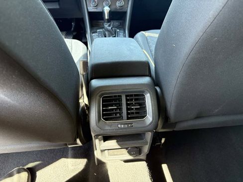 Used 2018 Volkswagen Tiguan S image 18