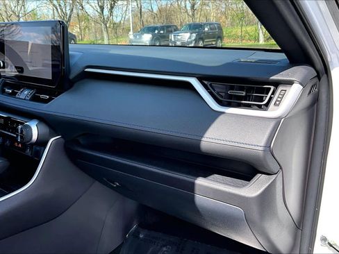 Used 2025 Toyota RAV4 XSE w/ Weather Package image 19