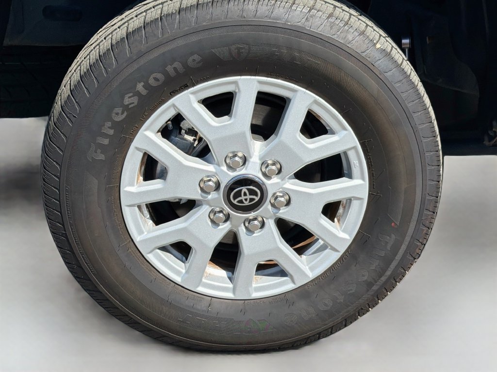 Used 2025 Toyota Tacoma SR5 RWD image 10