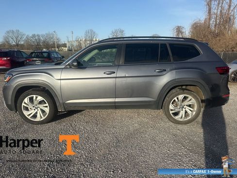 Used 2023 Volkswagen Atlas SE w/ Panoramic Sunroof Package image 2