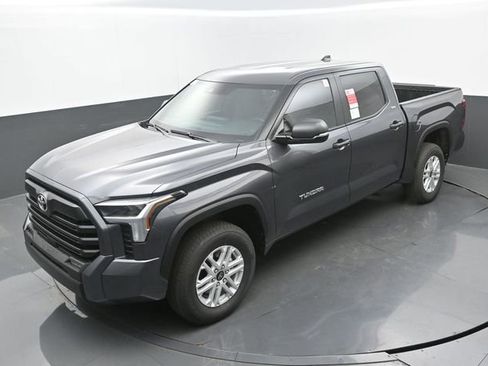 New 2026 Toyota Tundra SR5 w/ SR5 Convenience Package AWD/4WD image 30