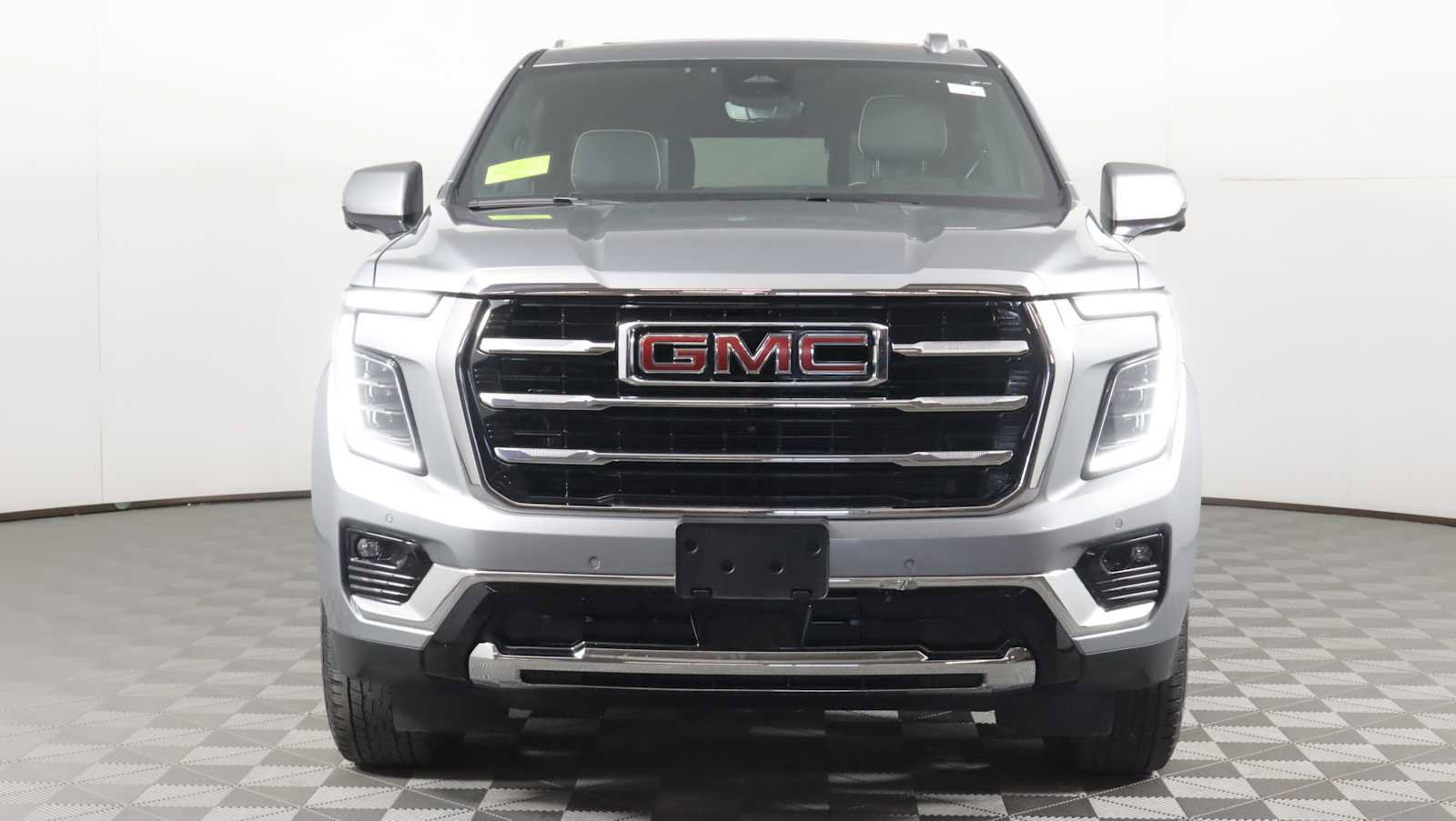 Used 2025 GMC Yukon Elevation w/ Elevation Premium Package AWD/4WD image 2