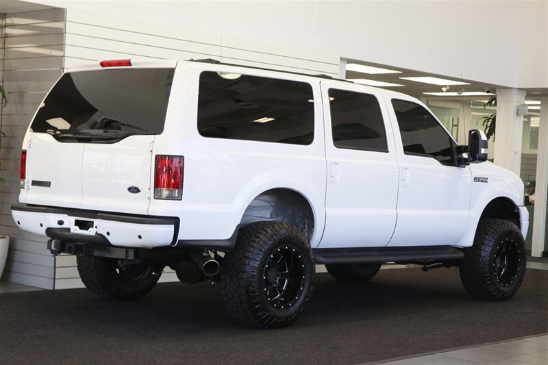 Used 2005 Ford Excursion XLT AWD/4WD image 7