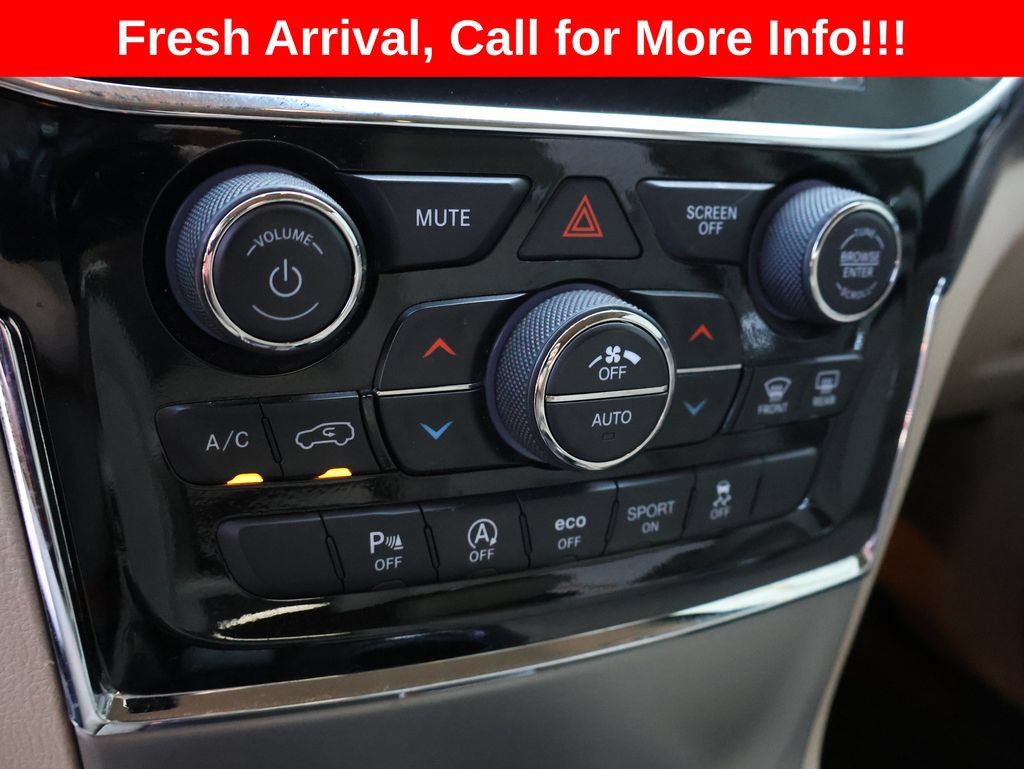 Used 2022 Jeep Grand Cherokee Laredo E w/ Security & Convenience Group AWD/4WD image 21