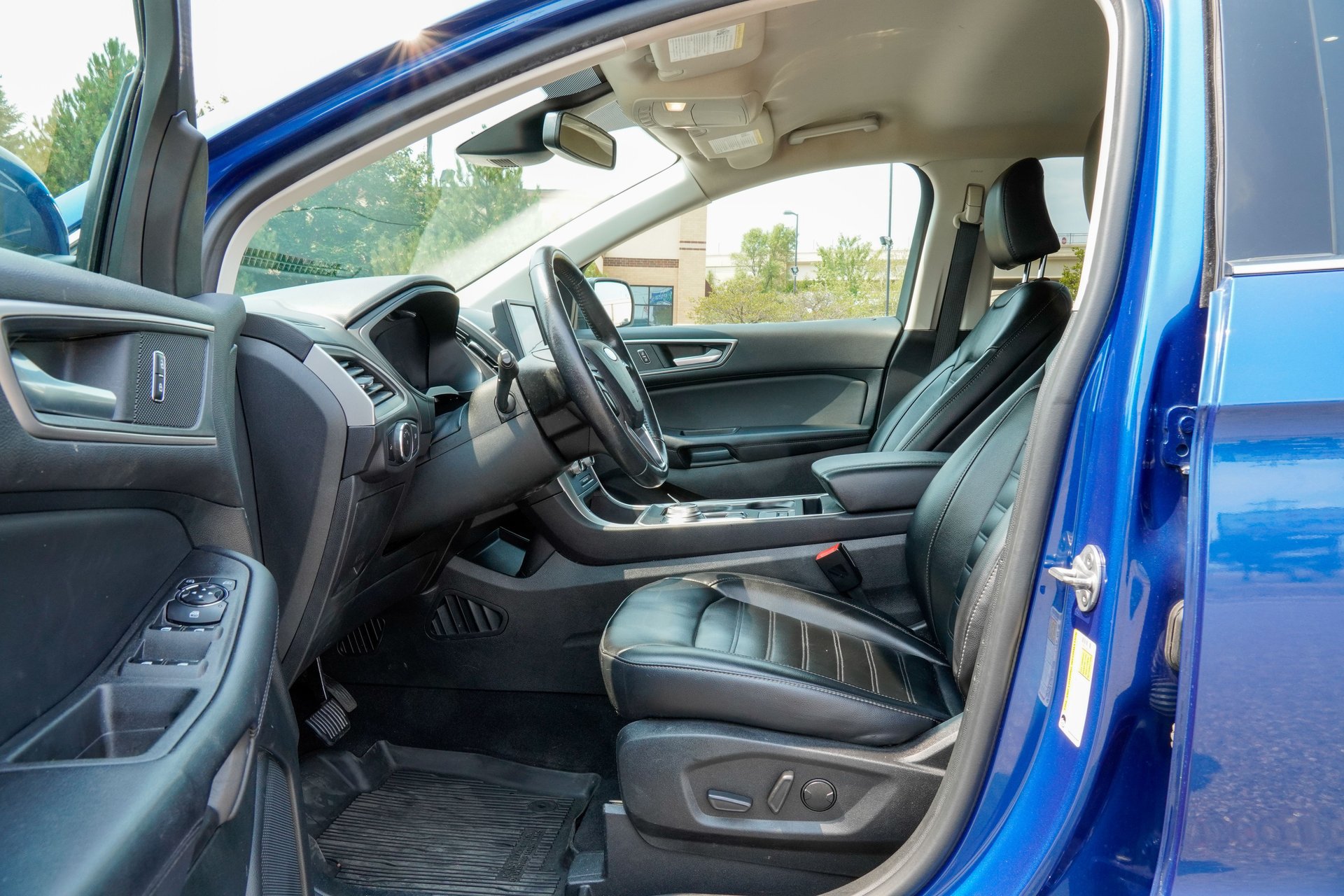 Used 2023 Ford Edge SEL AWD/4WD image 10