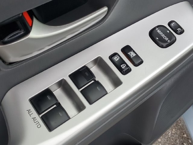 Used 2014 Toyota Prius V Three FWD image 24