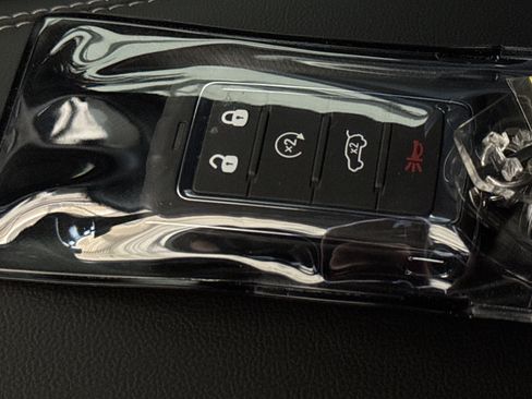 New 2026 Jeep Grand Cherokee L Limited RWD image 36