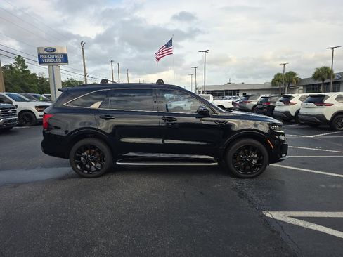 Used 2023 Kia Sorento SX AWD/4WD image 2