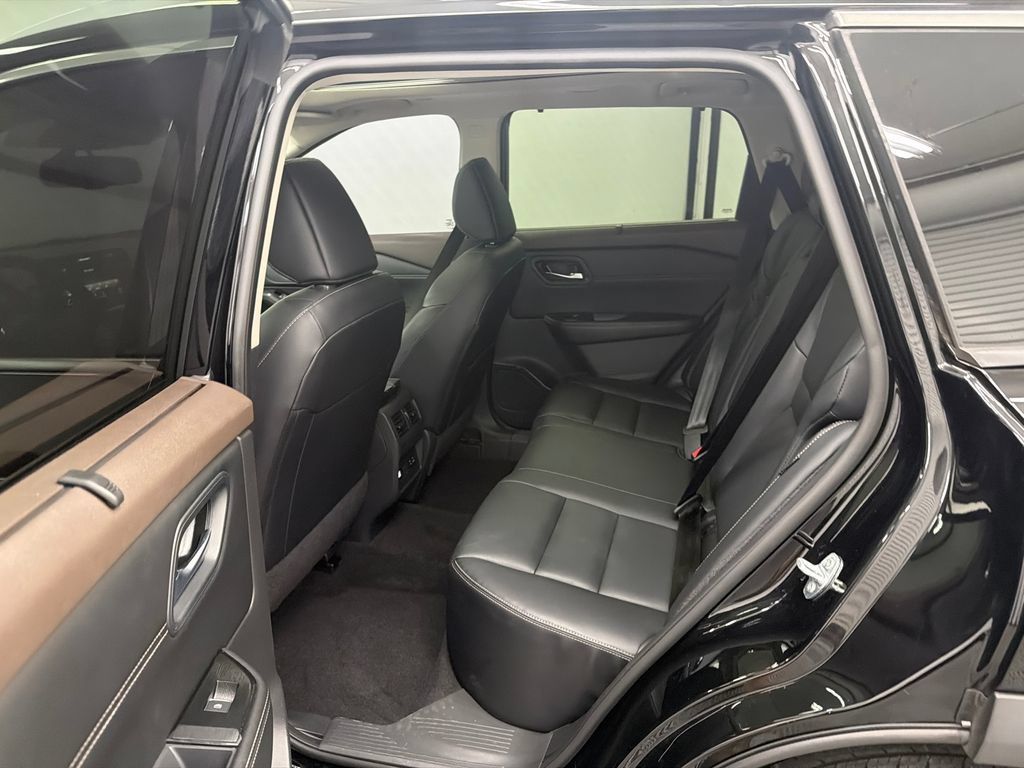Used 2023 Nissan Rogue SL w/ SL Premium Package FWD image 23