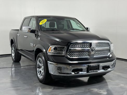 Used 2015 RAM 1500 Laramie w/ Convenience Group AWD/4WD image 3