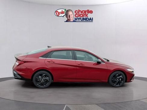 New 2026 Hyundai Elantra SEL Sport image 6