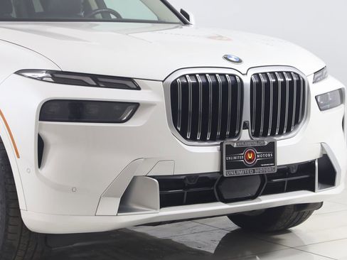 Used 2023 BMW X7 xDrive40i w/ Premium Package image 45