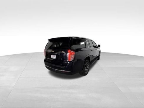 Used 2023 Chevrolet Suburban LT w/ Luxury Package AWD/4WD image 7