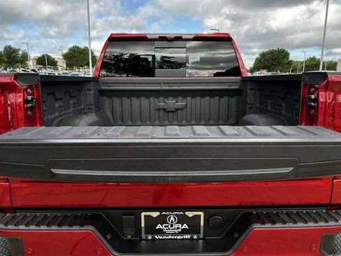 Used 2025 Chevrolet Silverado 1500 High Country w/ Technology Package AWD/4WD image 32