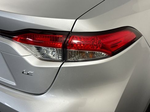 Used 2022 Toyota Corolla LE image 33