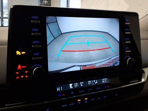 Certified 2023 Toyota Sienna XLE image 16