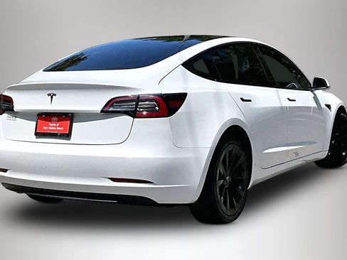 Used 2023 Tesla Model 3 Standard Range RWD image 5