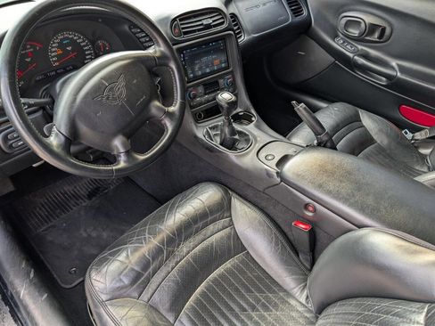 Used 2000 Chevrolet Corvette Base 2dr Coupe w/ Roof Pkg image 14