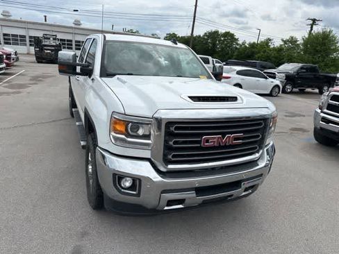 Used 2018 GMC Sierra 2500 SLT w/ Duramax Plus Package AWD/4WD image 21