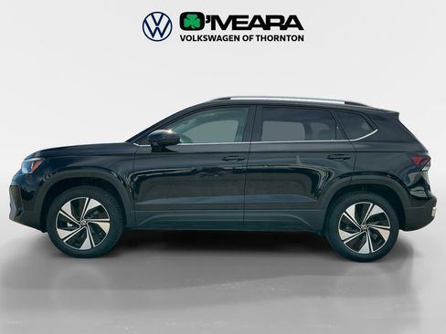 New 2025 Volkswagen Taos SE image 2