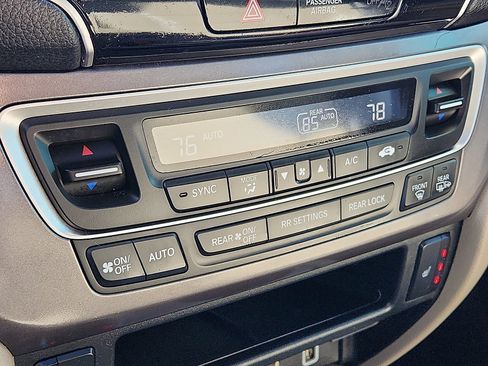 Used 2022 Honda Pilot EX-L image 18