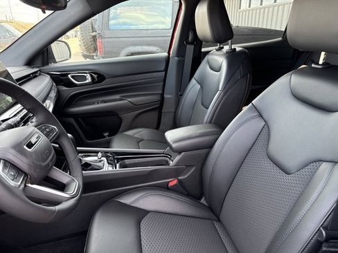 New 2026 Jeep Compass Latitude image 5