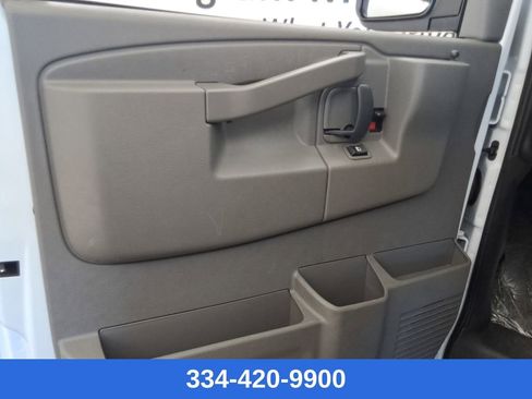Used 2024 Chevrolet Express 3500 LT w/ LT Preferred Equipment Group image 17