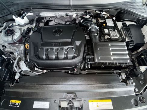 Certified 2022 Volkswagen Tiguan SE FWD image 12