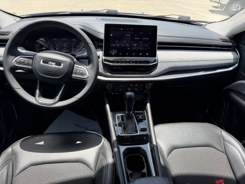 Used 2022 Jeep Compass Latitude AWD/4WD image 10