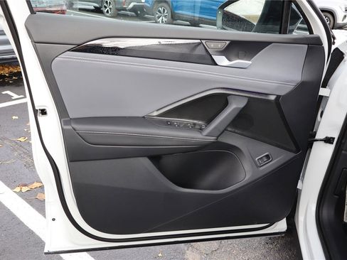 New 2026 Volkswagen Tiguan SE R-Line image 12