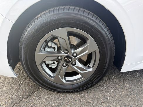 Used 2021 Kia K5 LXS image 9