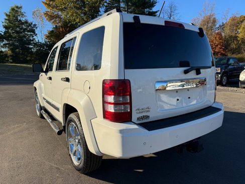 Used 2010 Jeep Liberty Limited image 3