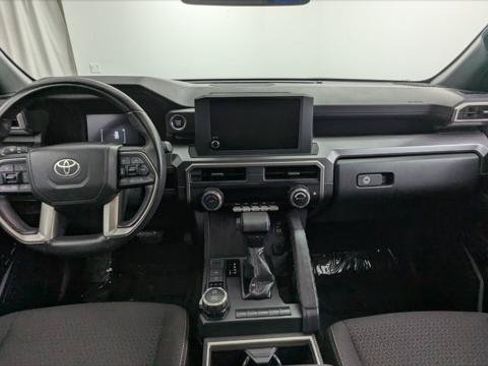 Used 2025 Toyota 4Runner SR5 AWD/4WD image 26
