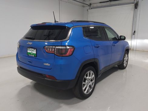 Used 2022 Jeep Compass Latitude AWD/4WD image 9