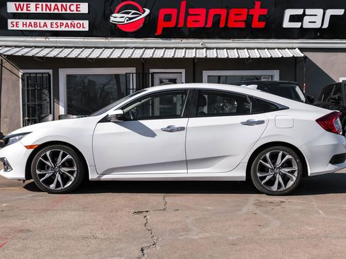 Used 2019 Honda Civic Touring image 12