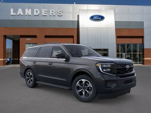 New 2026 Ford Expedition Active image 7