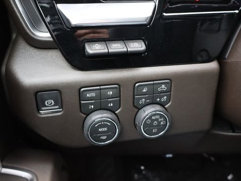 New 2026 Chevrolet Silverado 1500 LTZ w/ LTZ Premium Package AWD/4WD image 15