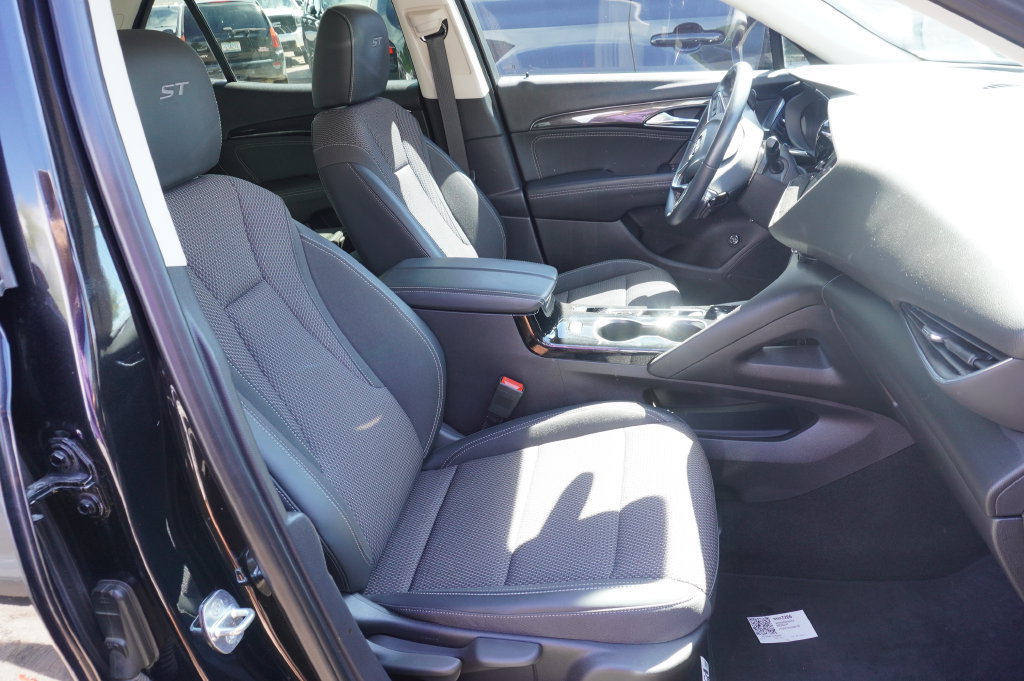 Used 2023 Buick Envision Preferred w/ Sport Touring Package AWD/4WD image 8