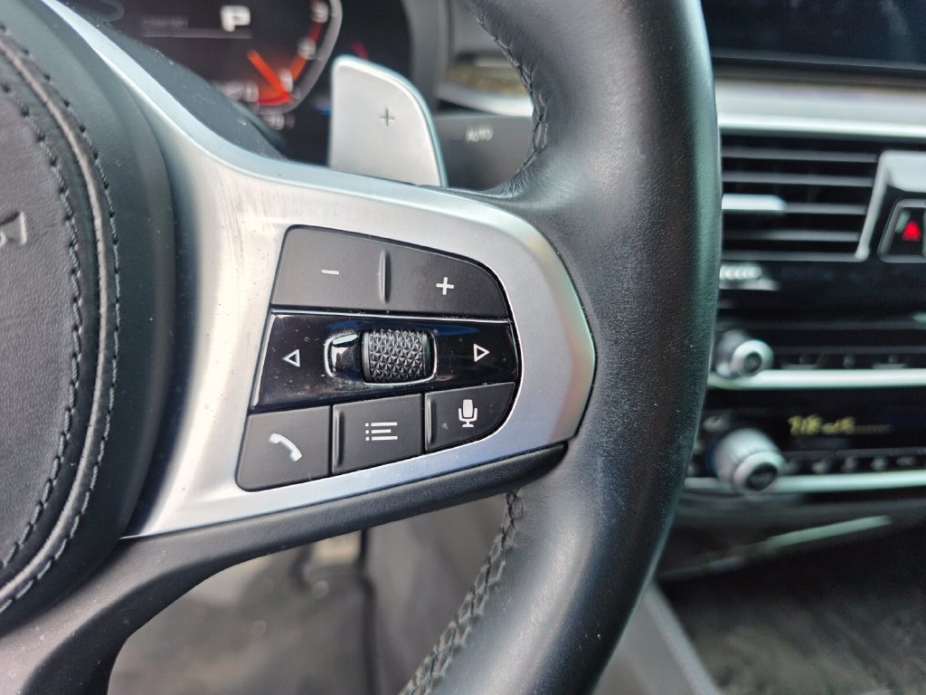 Used 2021 BMW M550i xDrive w/ Premium Package AWD/4WD image 3