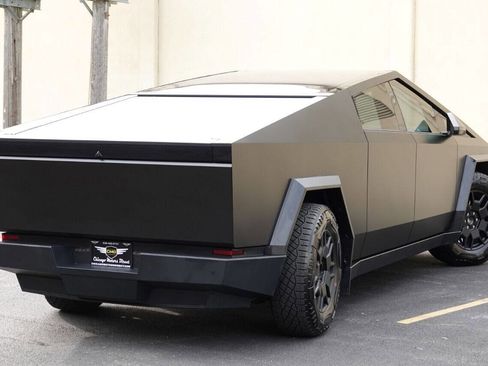 Used 2024 Tesla Cybertruck AWD Crew Cab image 16