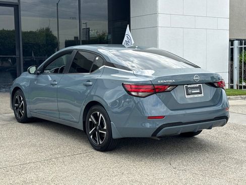 Used 2025 Nissan Sentra SV FWD image 10