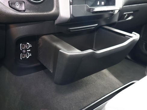 Used 2022 RAM 1500 Big Horn image 28