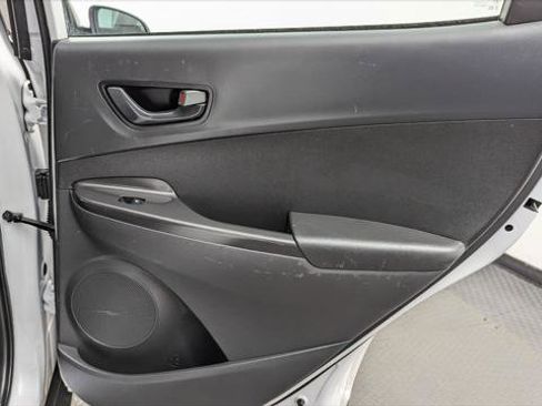 Used 2023 Hyundai Kona SE image 19